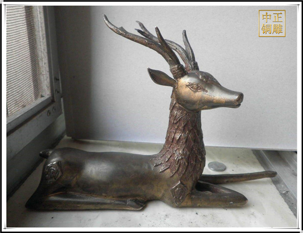 廠家直銷(xiāo)銅鹿雕塑.jpg